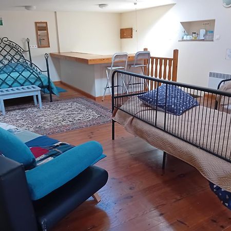 Gazelle Guest House&Art Gallery Ruffec  Extérieur photo