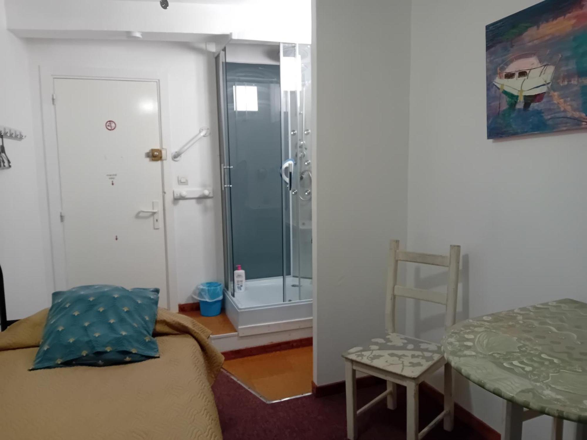 Gazelle Guest House&Art Gallery Ruffec  Extérieur photo